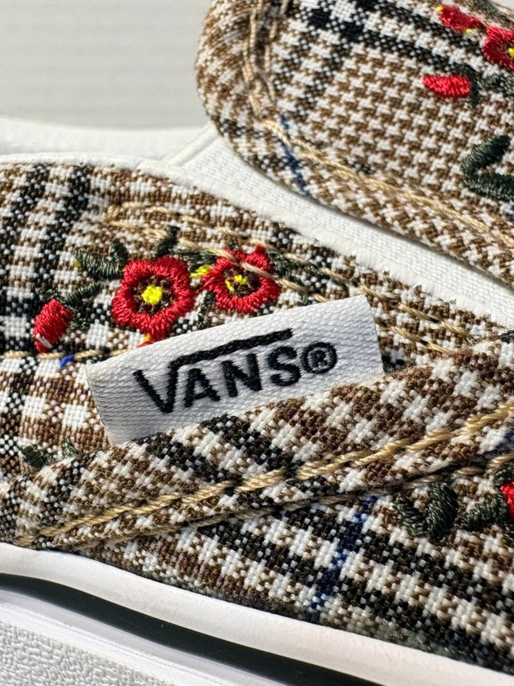 Vans Classic Slip-On Glen Plaid Floral Embroidered Shoes Womens 7 Mens 5.5